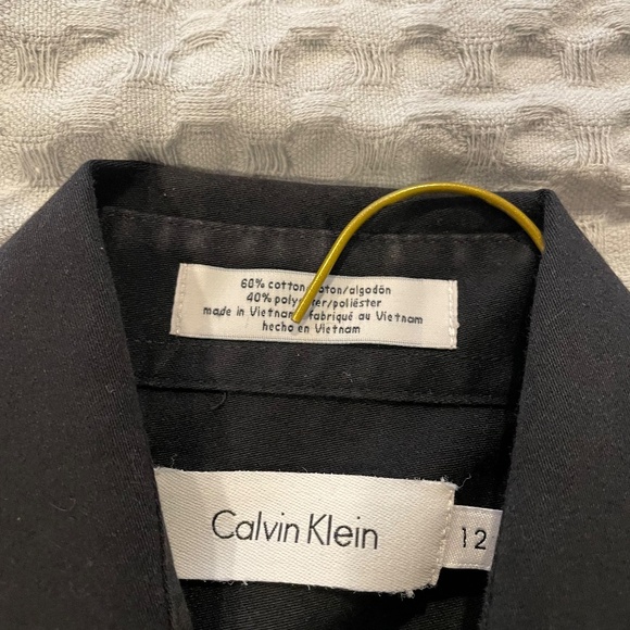 Calvin Klein dress shirt, Boys size 12 Black - Picture 3 of 3